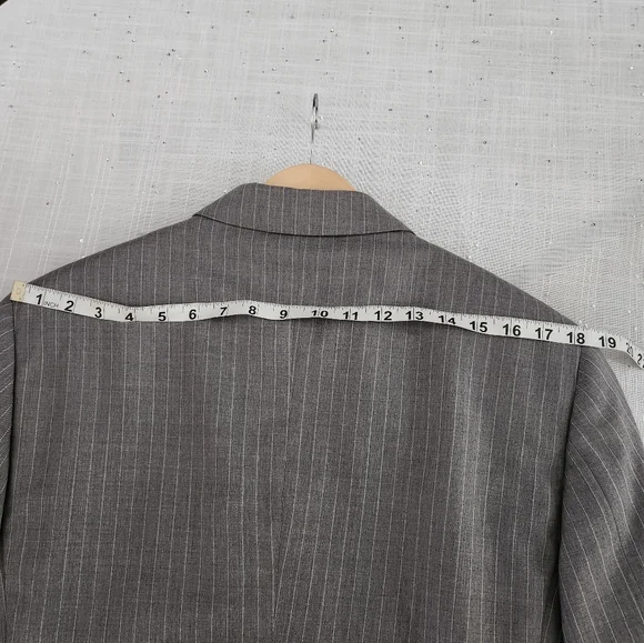 Burberry Blazer - Picture 14 of 16